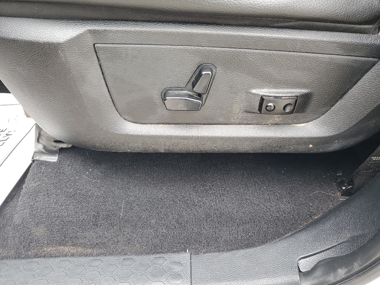 RAM 1500 4WD Quad Cab 140.5" Sport 2014