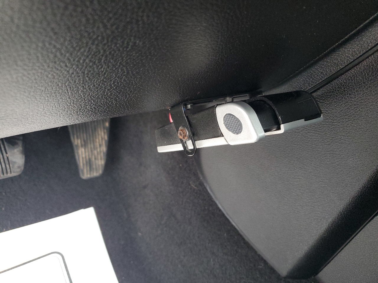 RAM 1500 4WD Quad Cab 140.5" Sport 2014