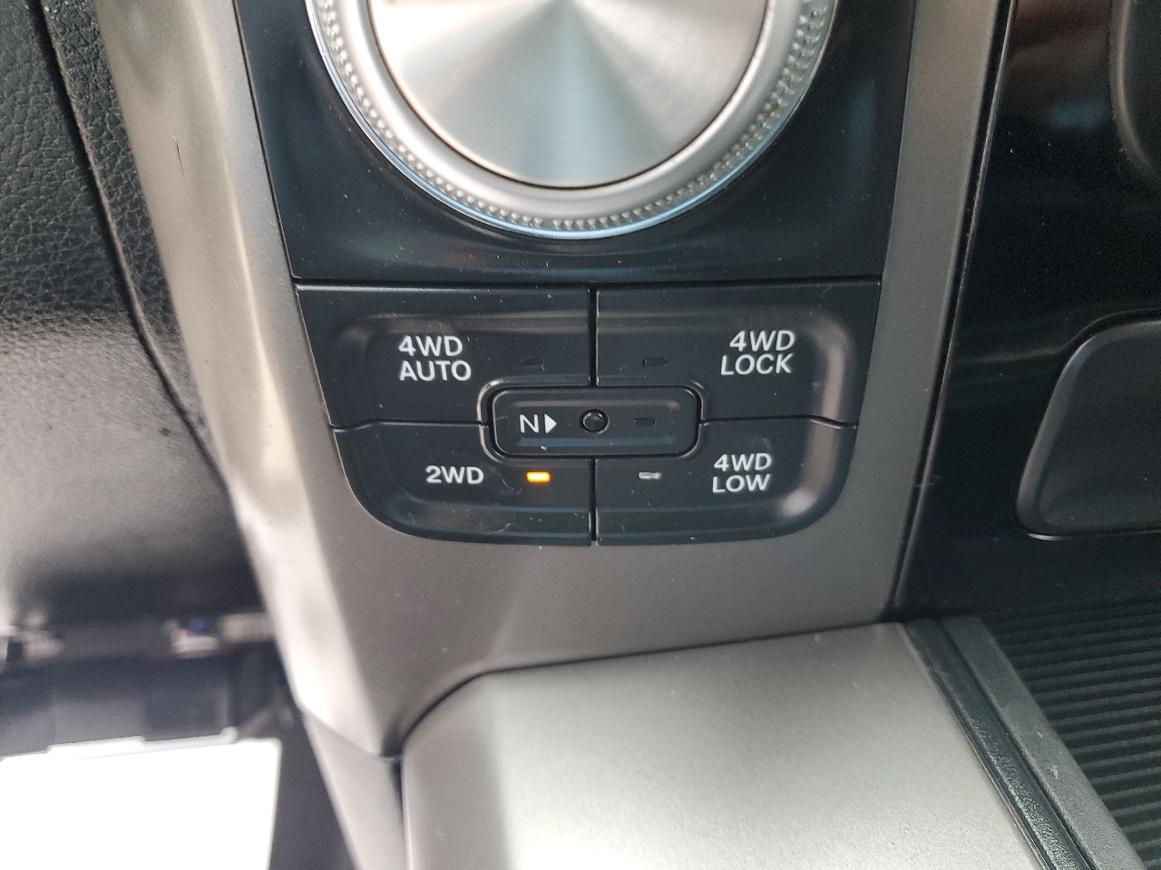 RAM 1500 4WD Quad Cab 140.5" Sport 2014