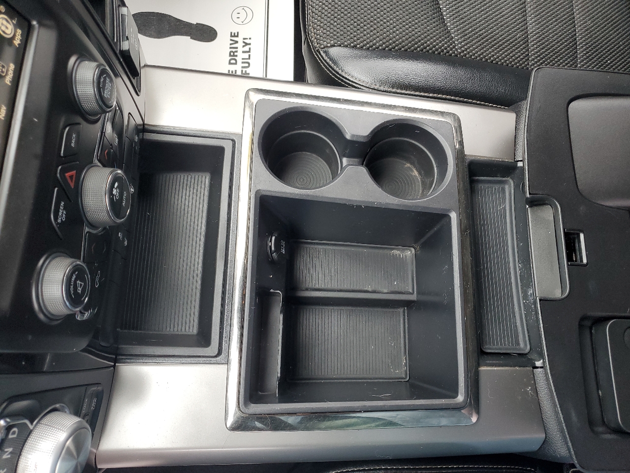 RAM 1500 4WD Quad Cab 140.5" Sport 2014