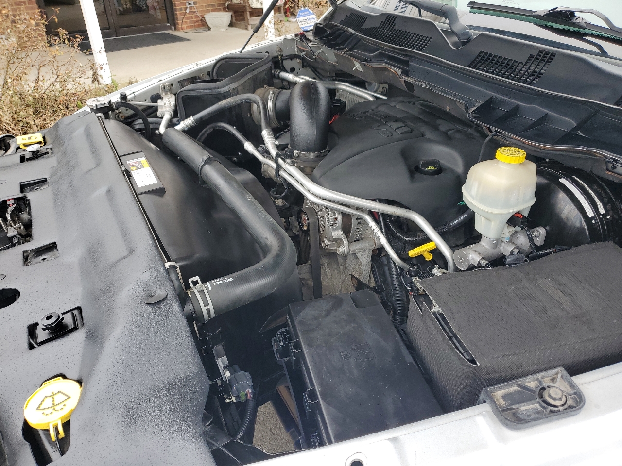 RAM 1500 4WD Quad Cab 140.5" Sport 2014