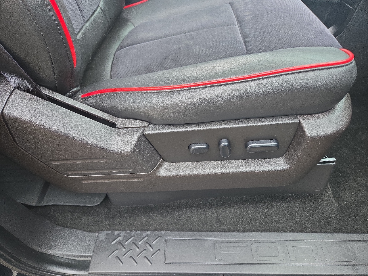 Ford F-150 4WD SuperCrew 145" FX4 2014