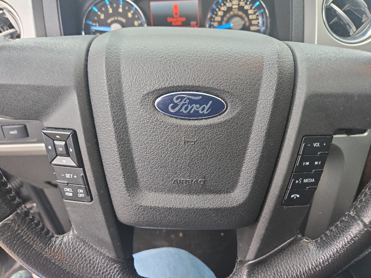 Ford F-150 4WD SuperCrew 145" Lariat 2014