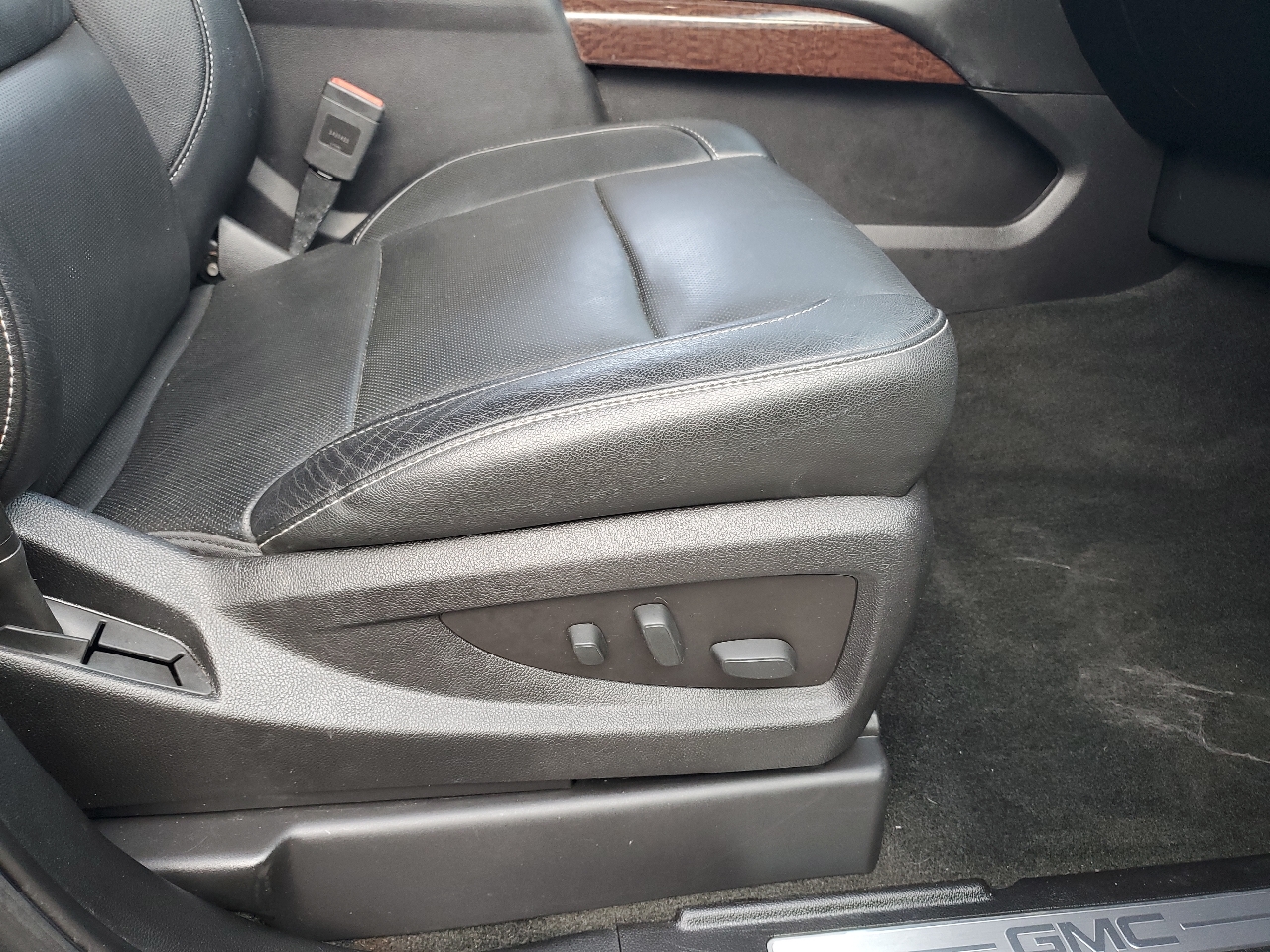 GMC Yukon 4WD 4dr SLT 2016