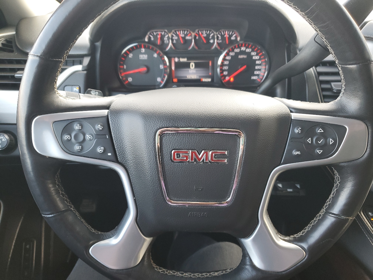 GMC Yukon 4WD 4dr SLT 2016