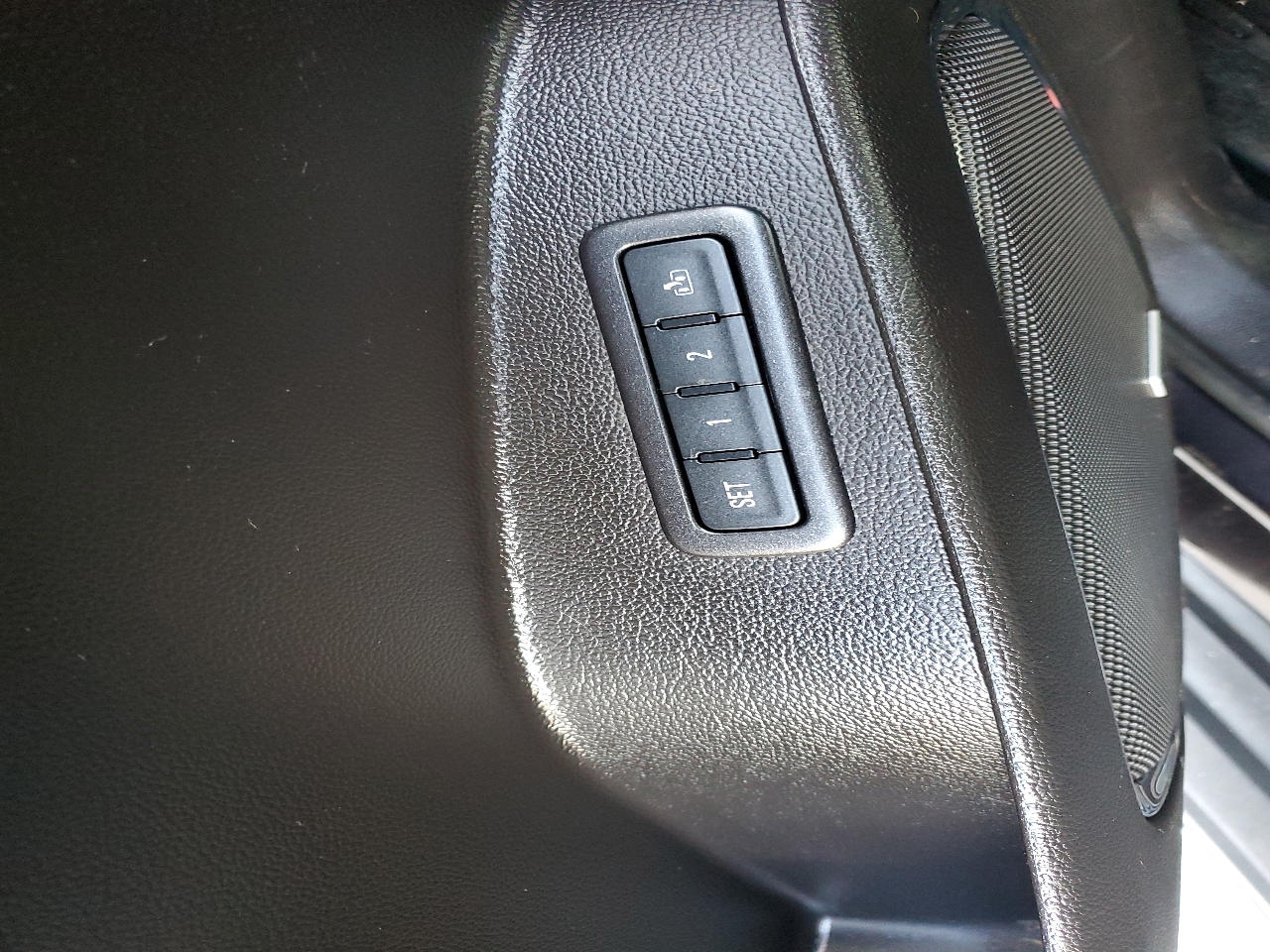 GMC Yukon 4WD 4dr SLT 2016