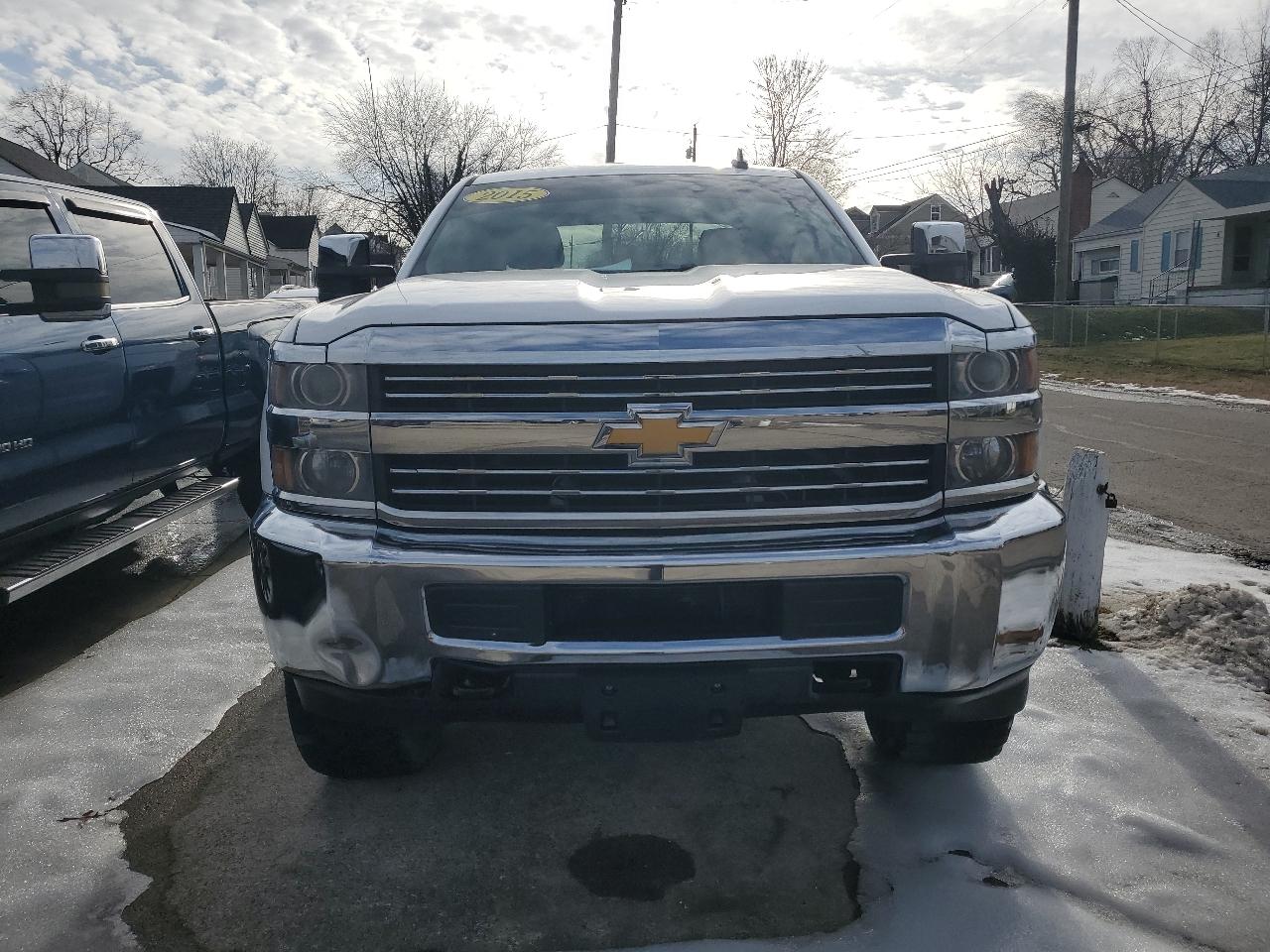 Chevrolet Silverado 2500HD 4WD Crew Cab 153.7" LT 2015
