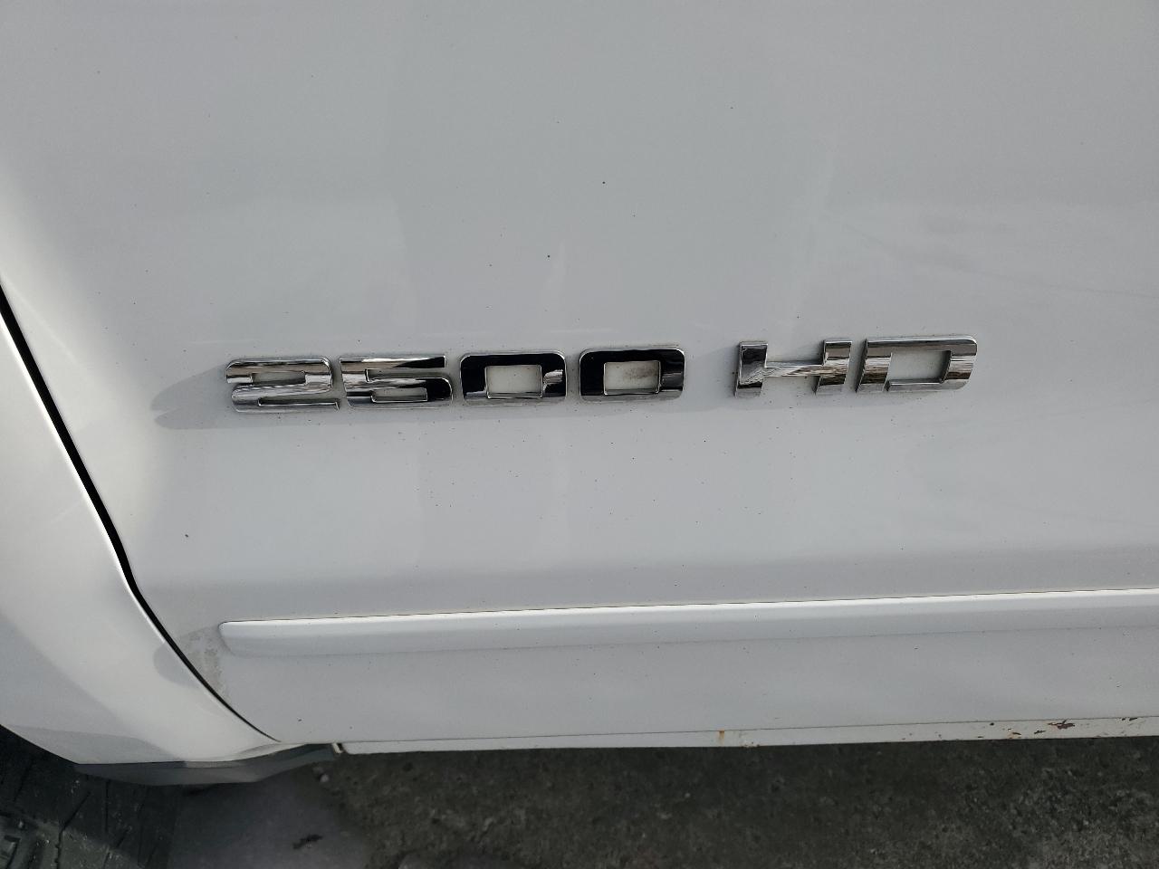 Chevrolet Silverado 2500HD 4WD Crew Cab 153.7" LT 2015