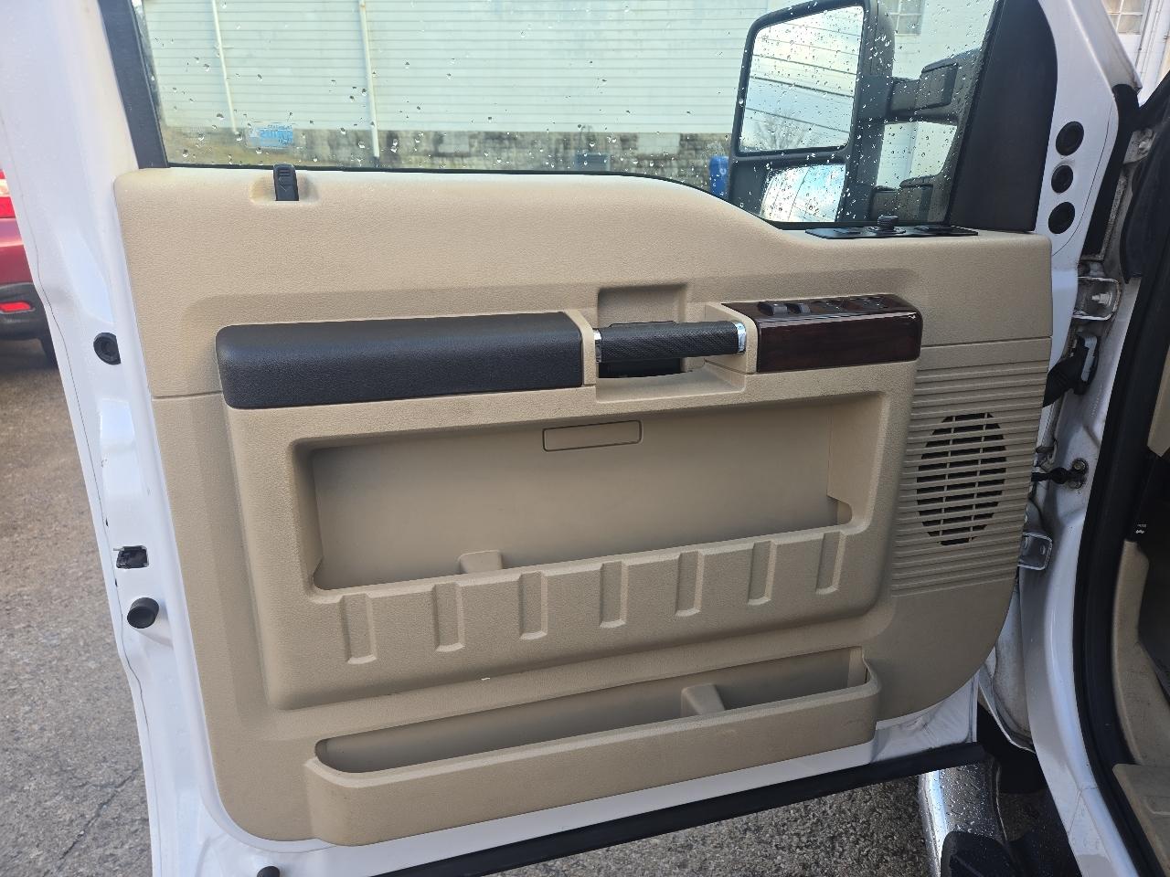 Ford Super Duty F-350 SRW 4WD Crew Cab 156" Lariat 2010