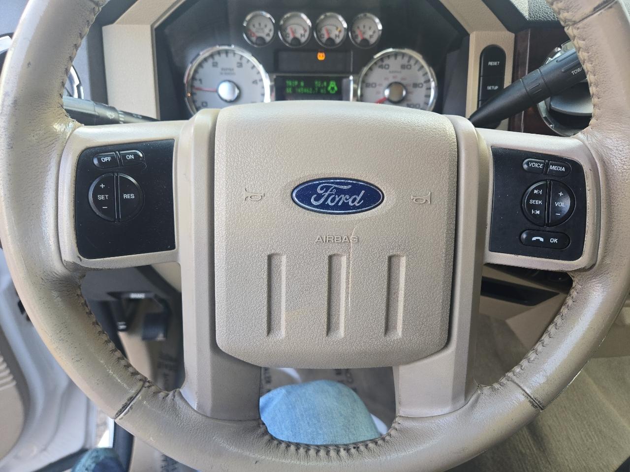 Ford Super Duty F-350 SRW 4WD Crew Cab 156" Lariat 2010