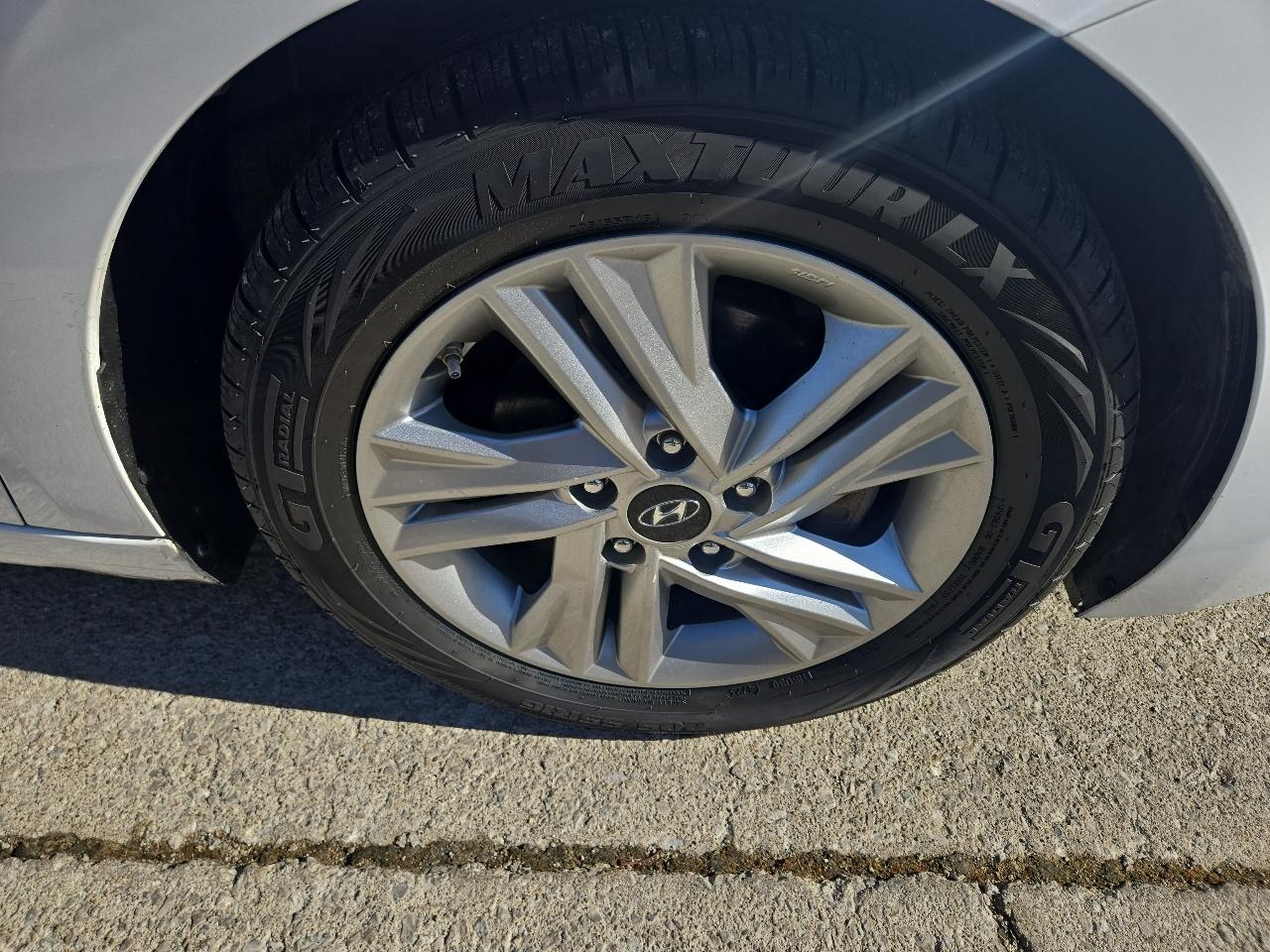 Hyundai Elantra SEL IVT 2020