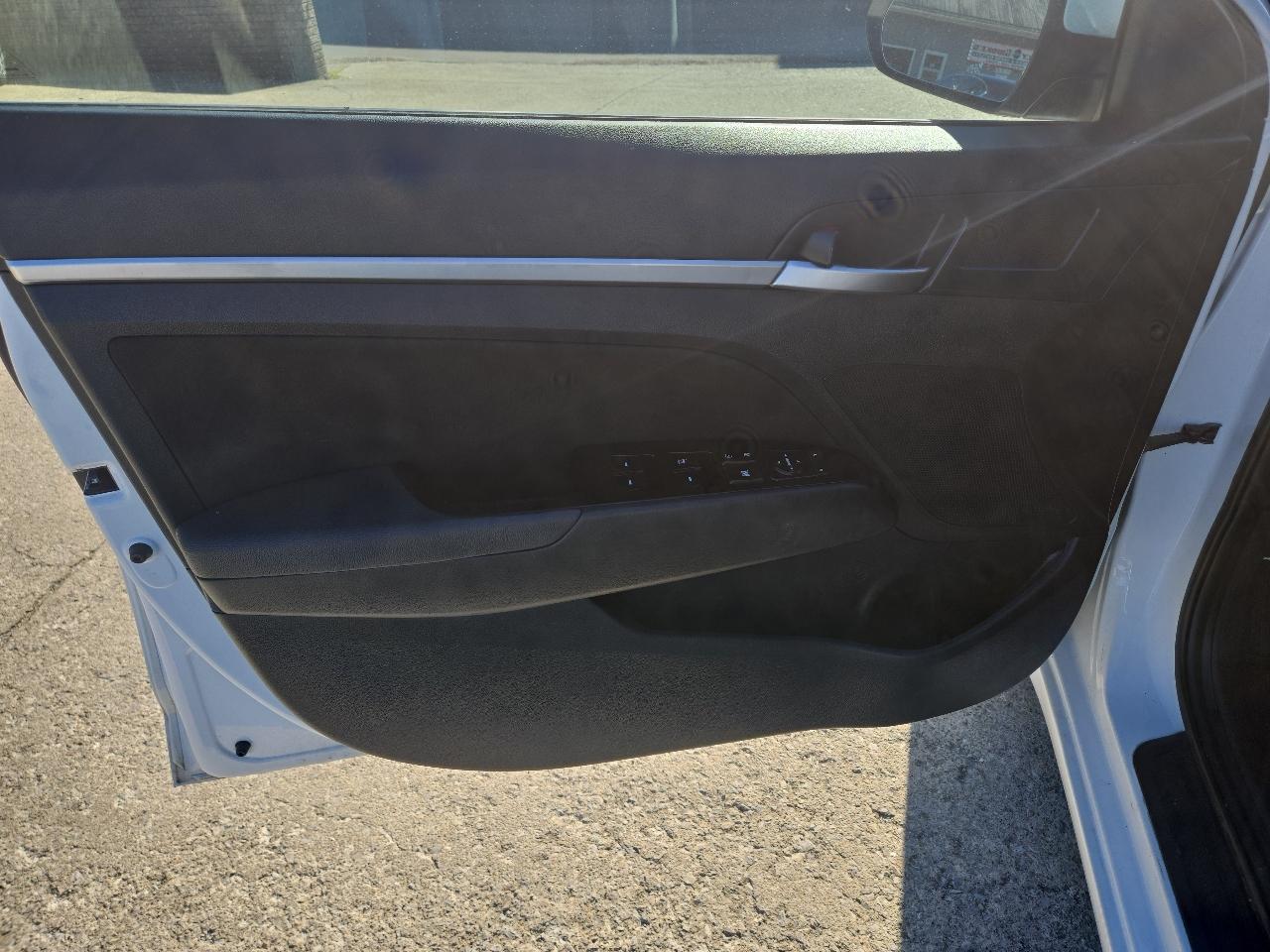 Hyundai Elantra SEL IVT 2020