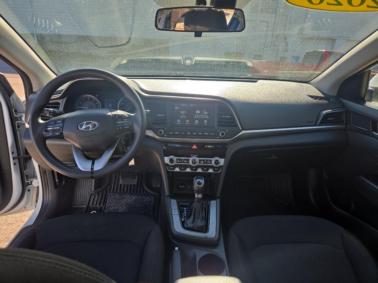 Hyundai Elantra SEL IVT 2020