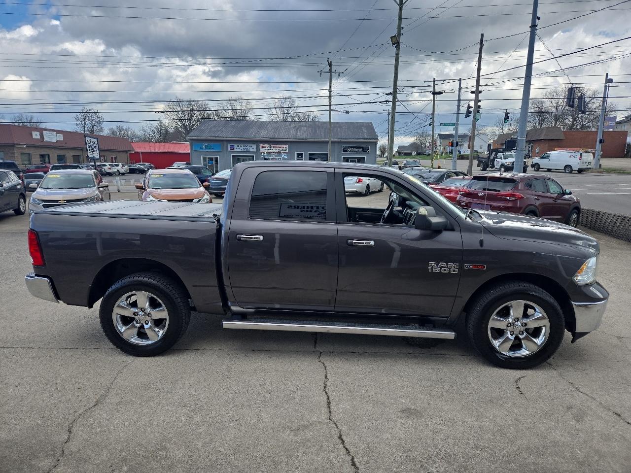 RAM 1500 Big Horn 4x4 Crew Cab 5'7" Box 2017