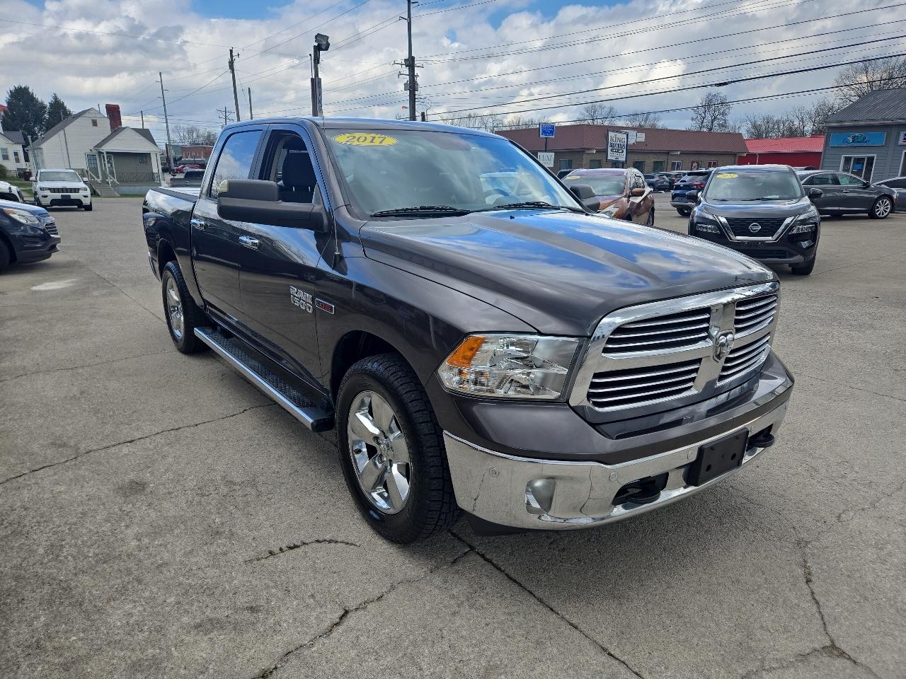 RAM 1500 Big Horn 4x4 Crew Cab 5'7" Box 2017