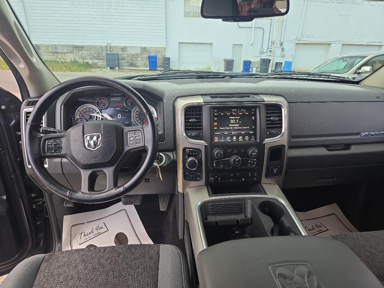 RAM 1500 Big Horn 4x4 Crew Cab 5'7" Box 2017