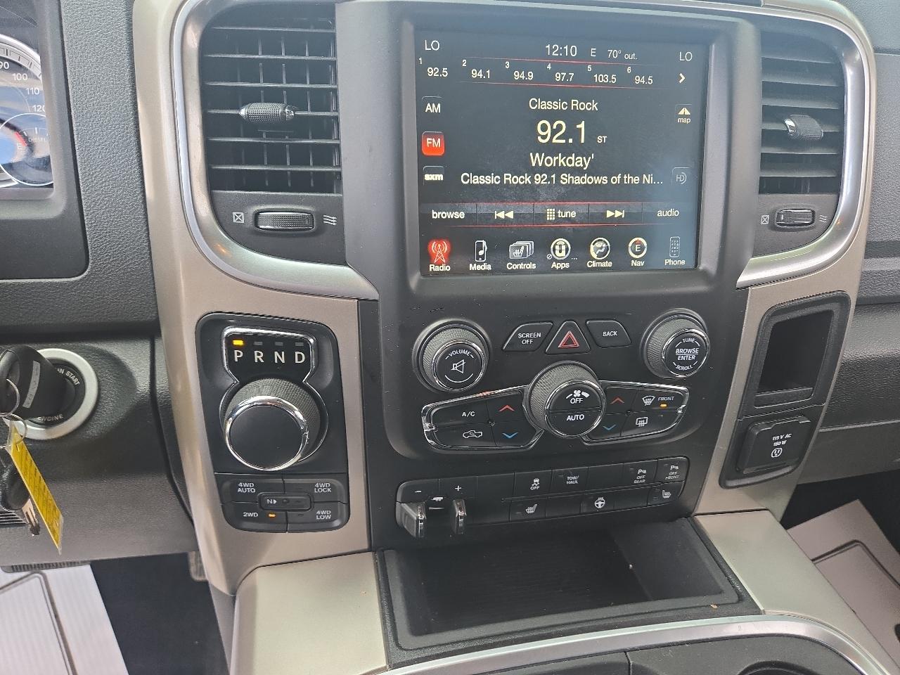 RAM 1500 Big Horn 4x4 Crew Cab 5'7" Box 2017