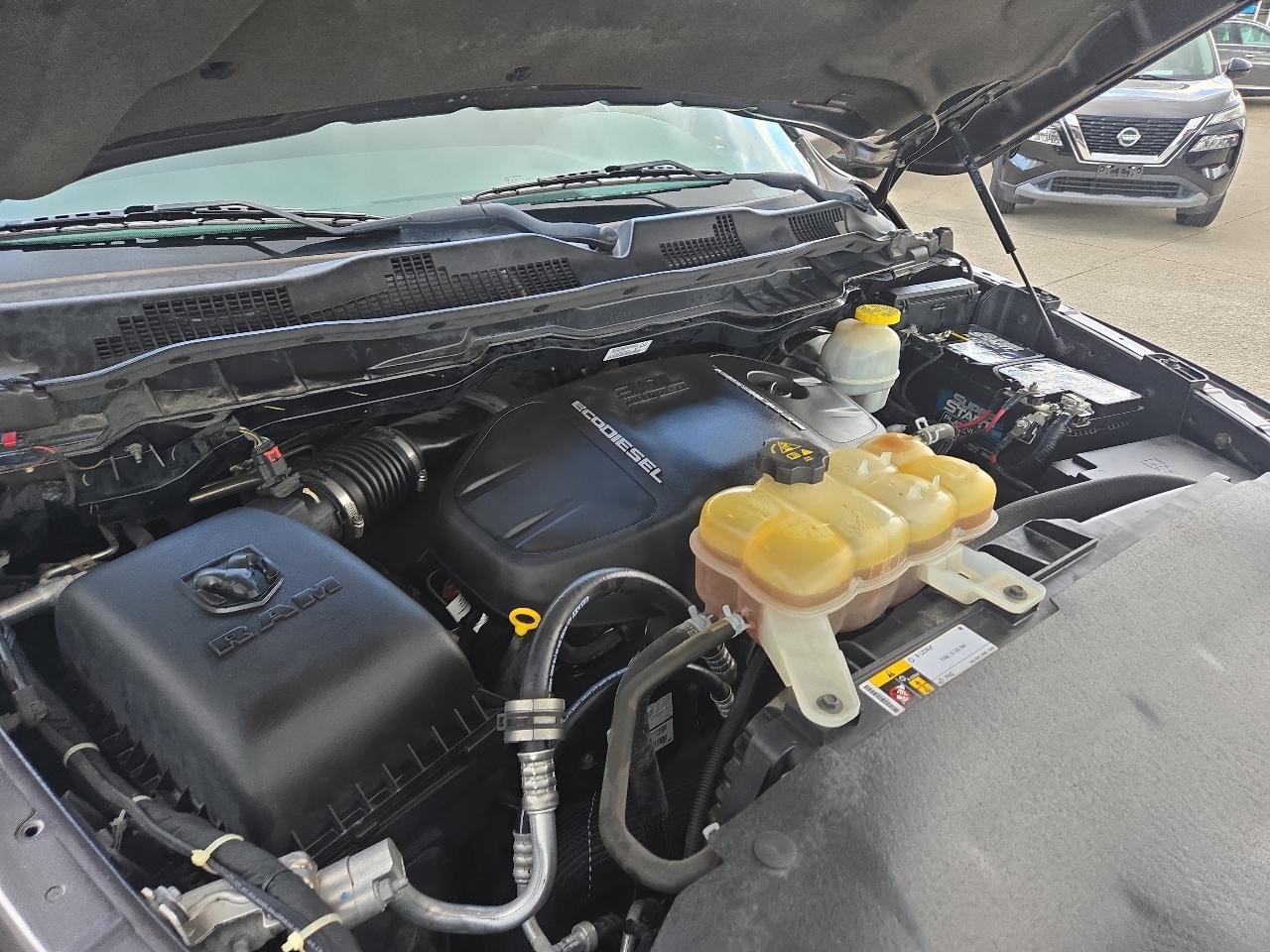 RAM 1500 Big Horn 4x4 Crew Cab 5'7" Box 2017