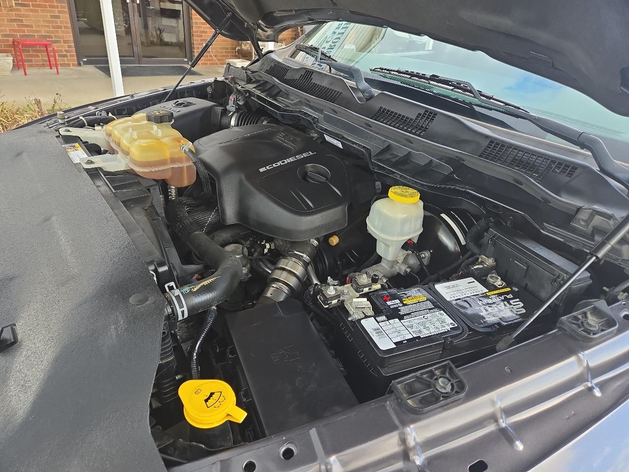 RAM 1500 Big Horn 4x4 Crew Cab 5'7" Box 2017