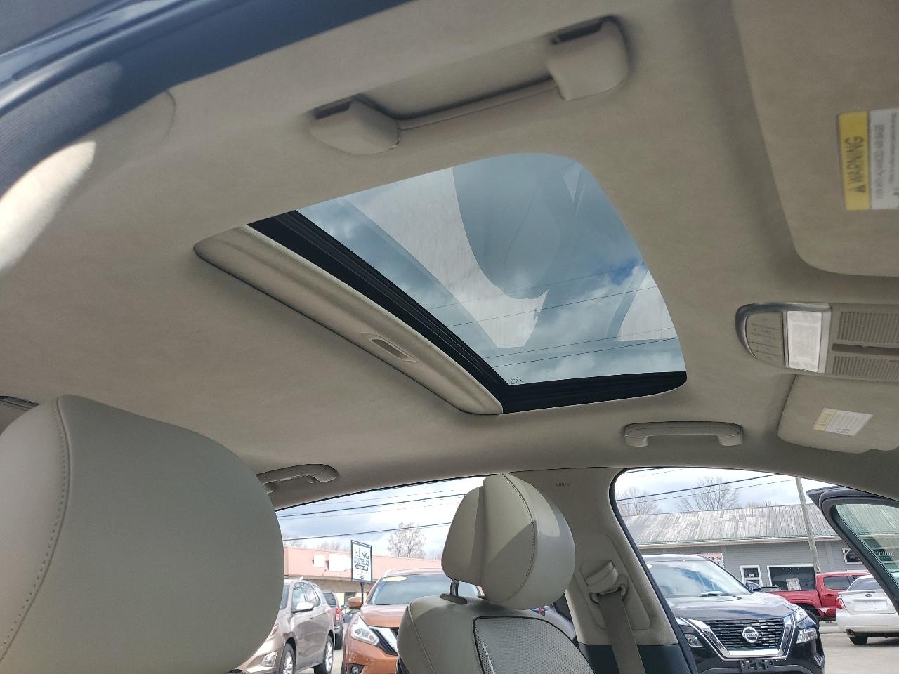 Genesis G90 3.3T Premium AWD 2017