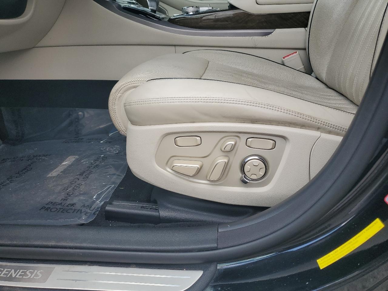 Genesis G90 3.3T Premium AWD 2017