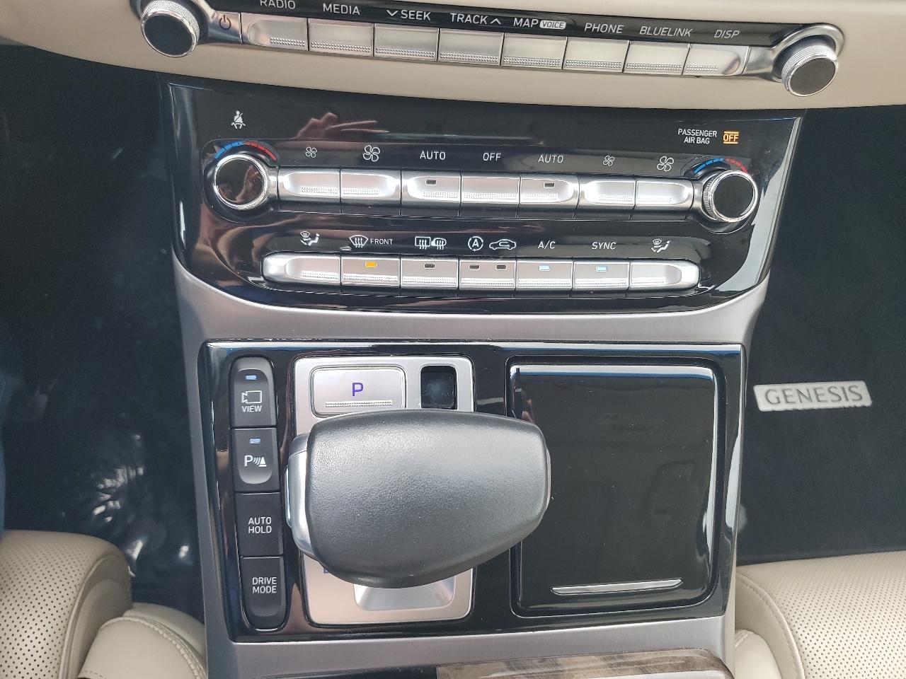 Genesis G90 3.3T Premium AWD 2017