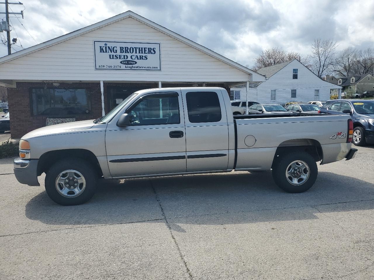 GMC Sierra 1500 4WD Ext Cab 134.0" Work Truck 2004