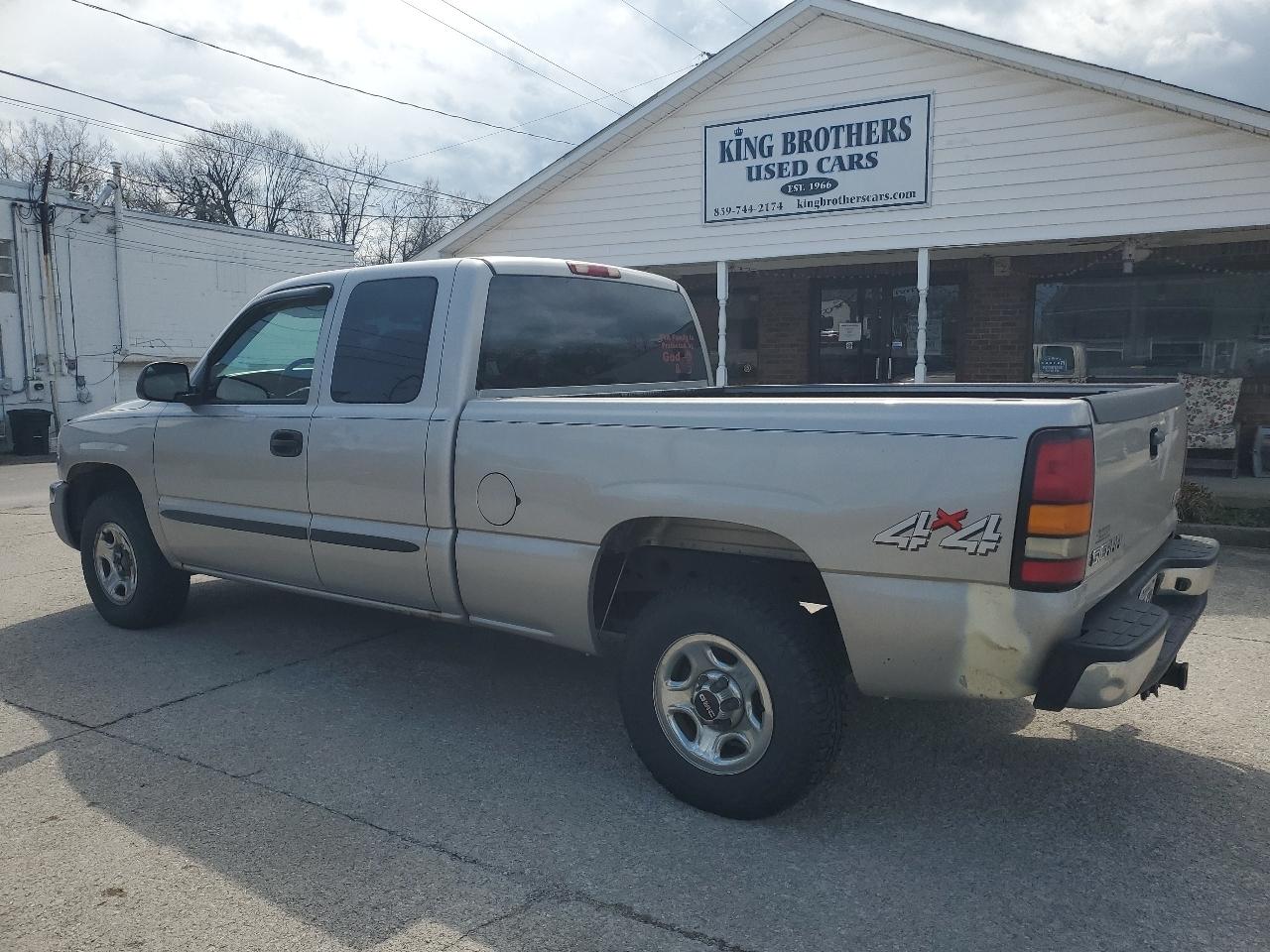 GMC Sierra 1500 4WD Ext Cab 134.0" Work Truck 2004