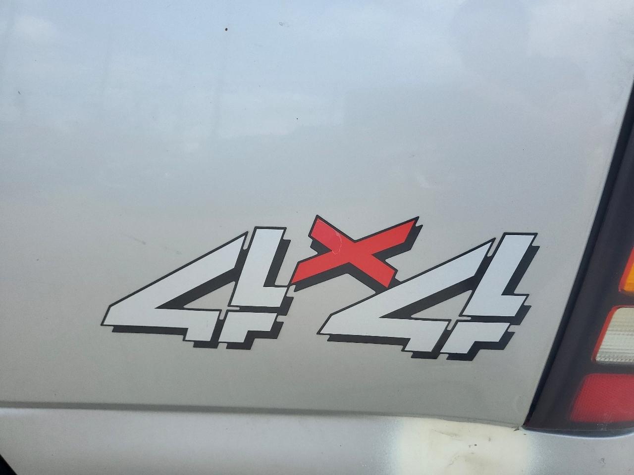 GMC Sierra 1500 4WD Ext Cab 134.0" Work Truck 2004