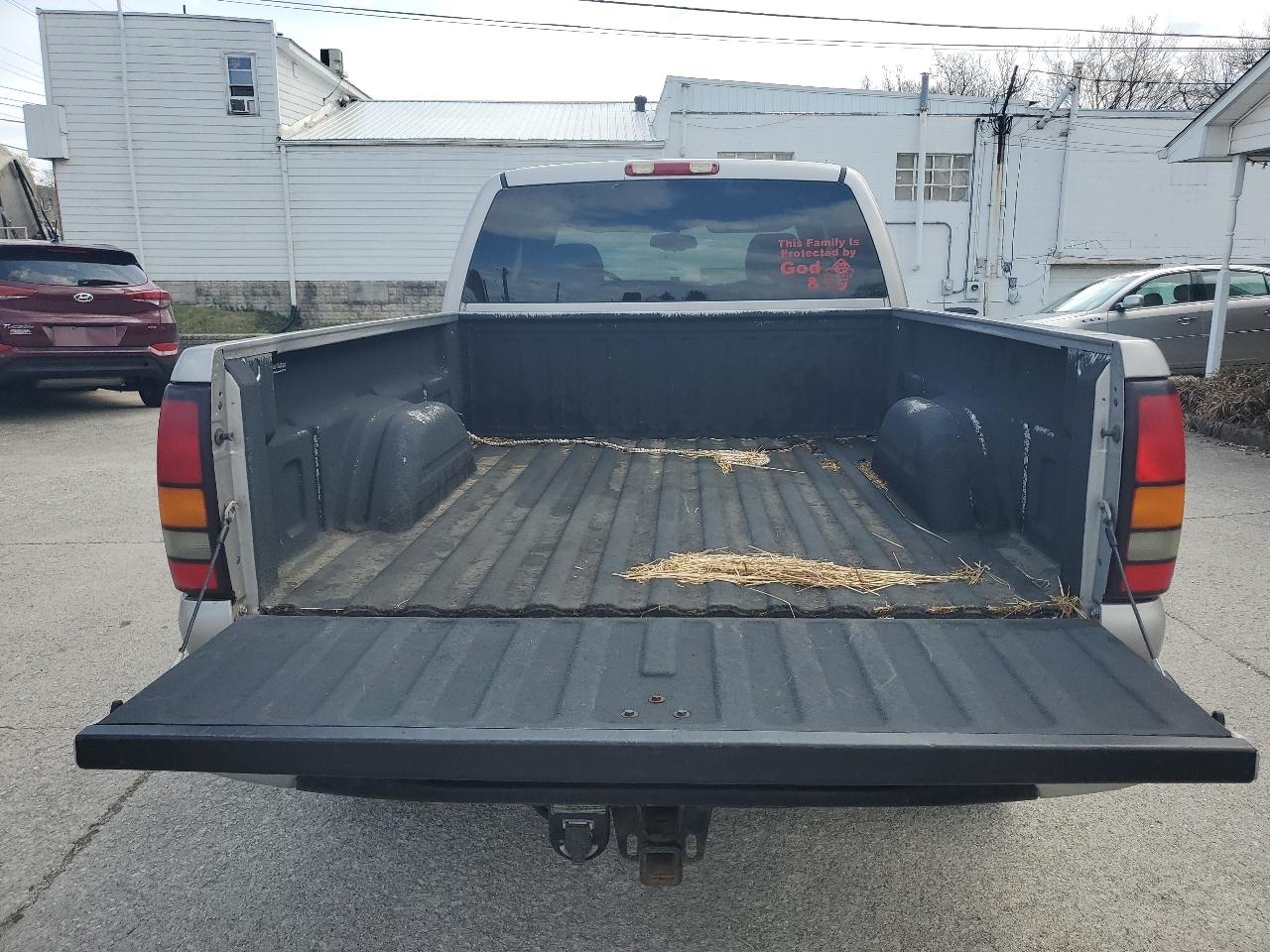 GMC Sierra 1500 4WD Ext Cab 134.0" Work Truck 2004