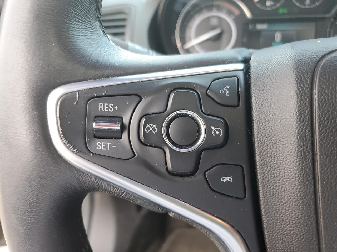 Buick Regal 4dr Sdn Turbo FWD 2015