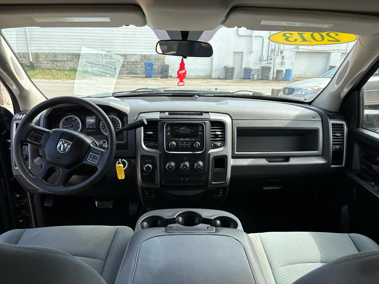 RAM 1500 4WD Crew Cab 140.5" Express 2013