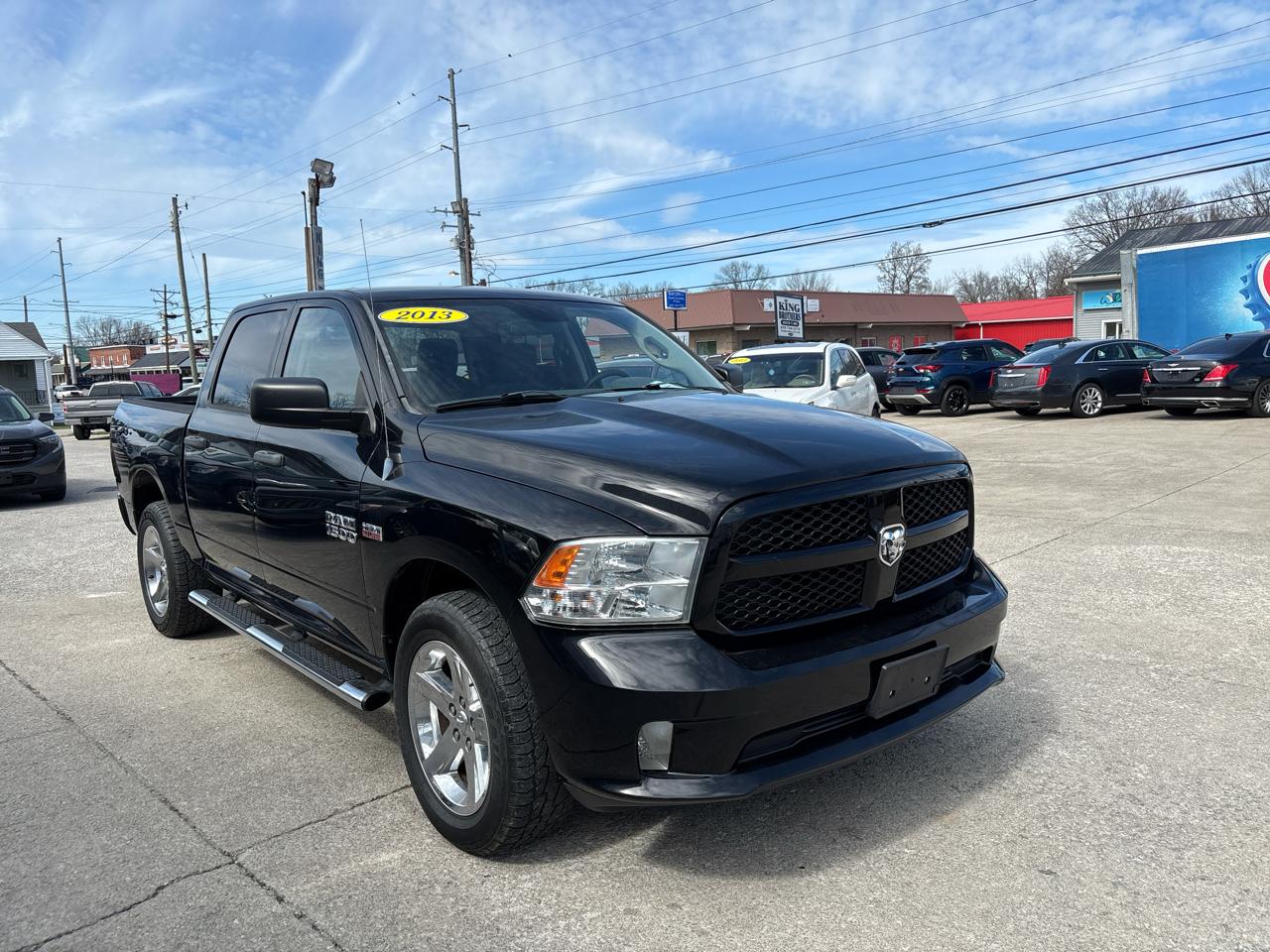RAM 1500 4WD Crew Cab 140.5" Express 2013