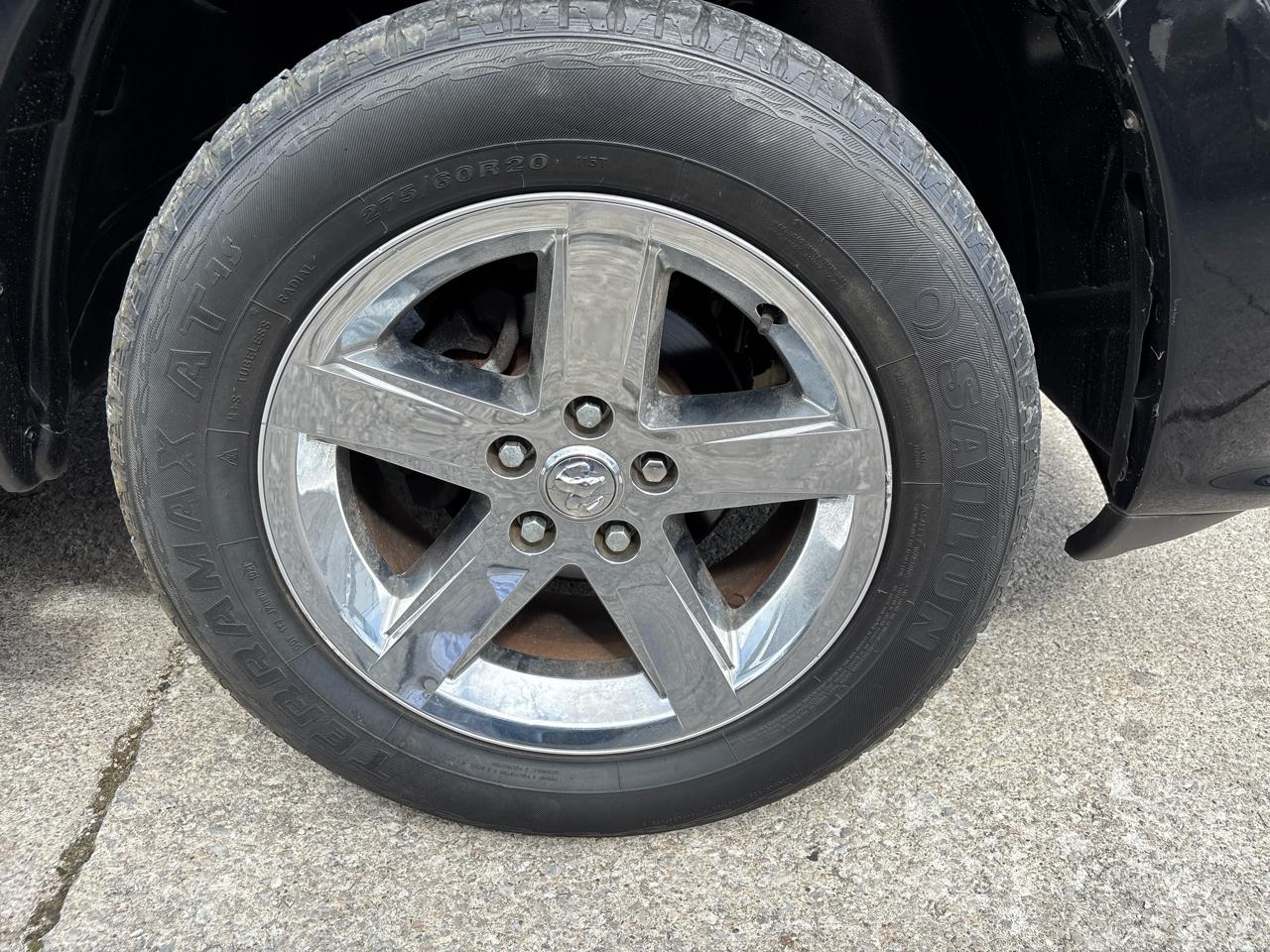 RAM 1500 4WD Crew Cab 140.5" Express 2013