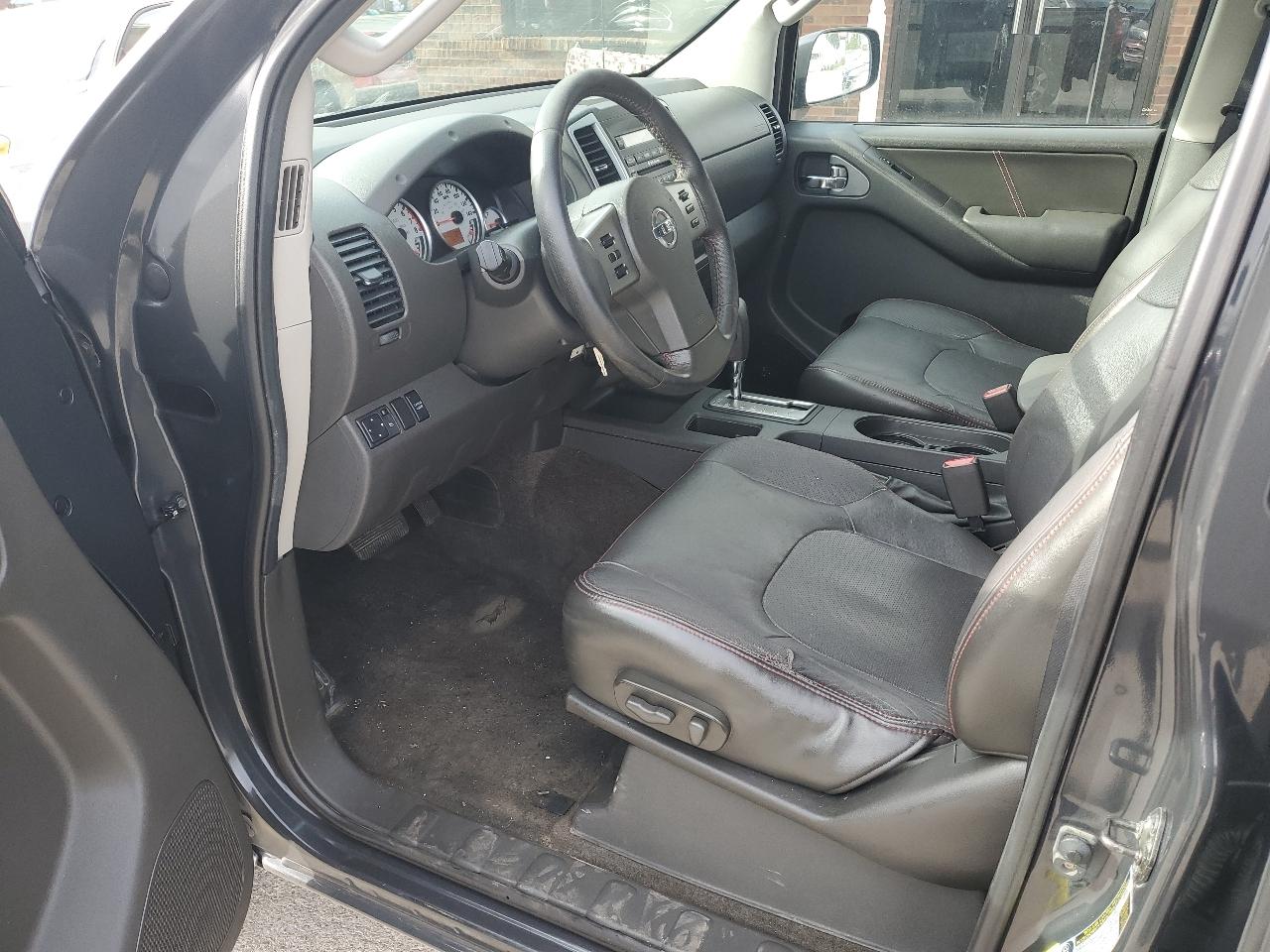 Nissan Frontier 4WD Crew Cab SWB Auto PRO-4X 2012