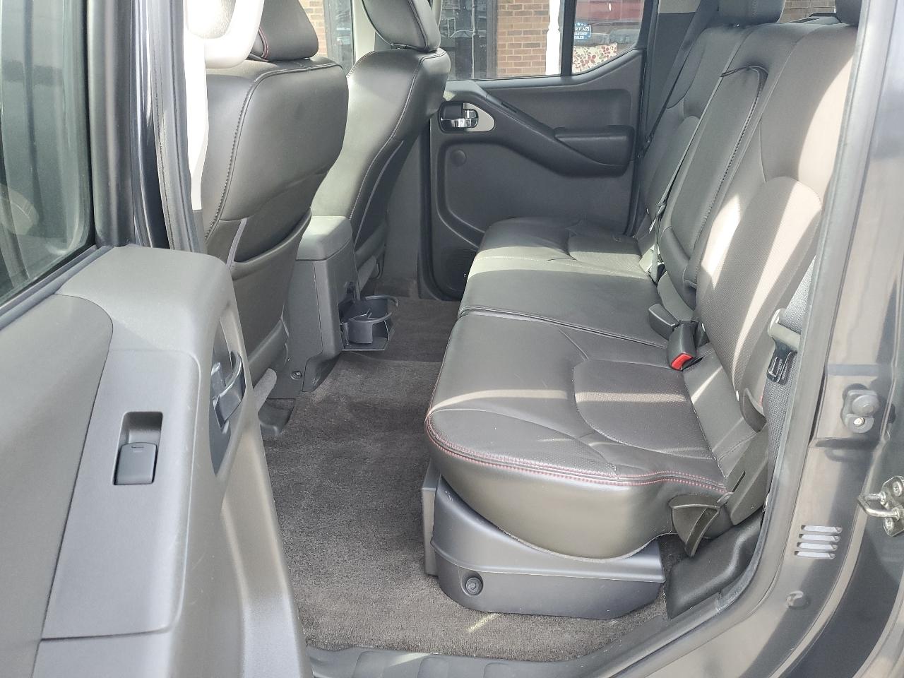 Nissan Frontier 4WD Crew Cab SWB Auto PRO-4X 2012