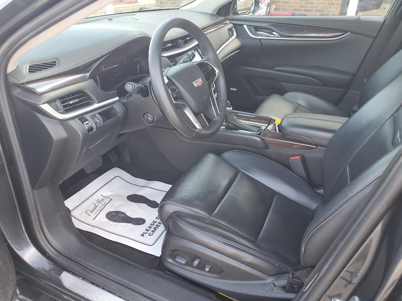 Cadillac XTS 4dr Sdn Luxury FWD 2017