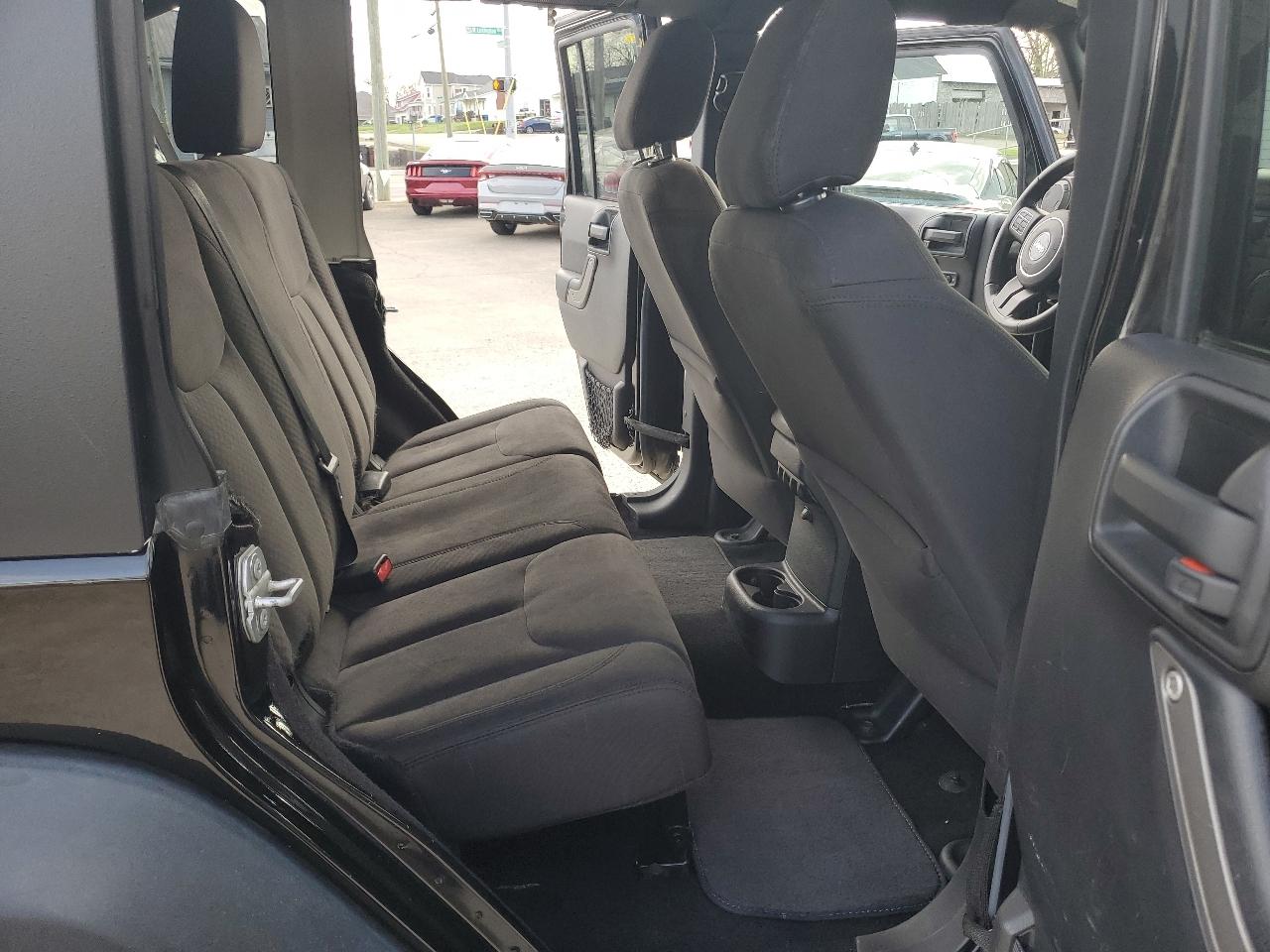 Jeep Wrangler Unlimited 4WD 4dr Sport 2016