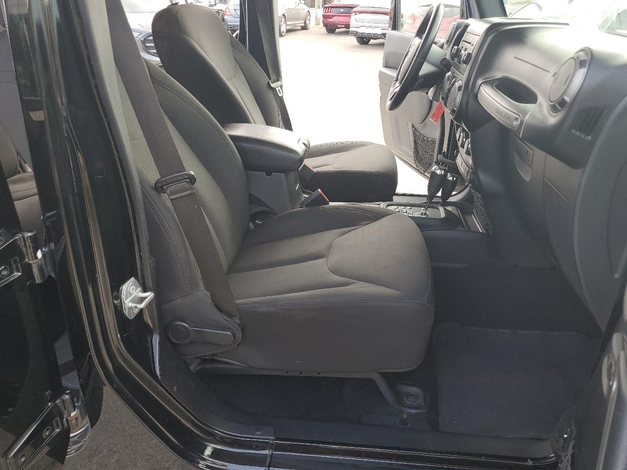 Jeep Wrangler Unlimited 4WD 4dr Sport 2016