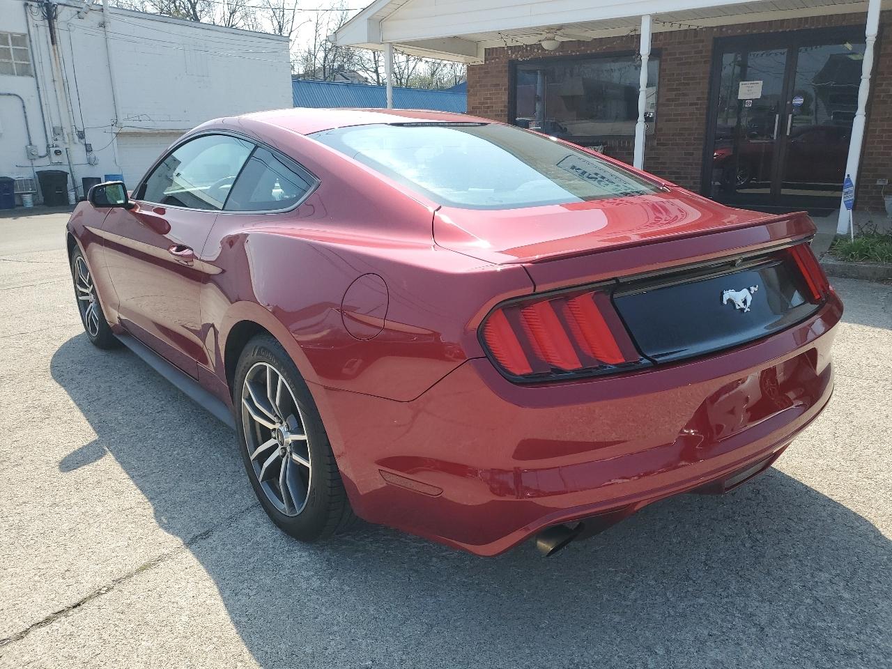 Ford Mustang 2dr Fastback EcoBoost 2016