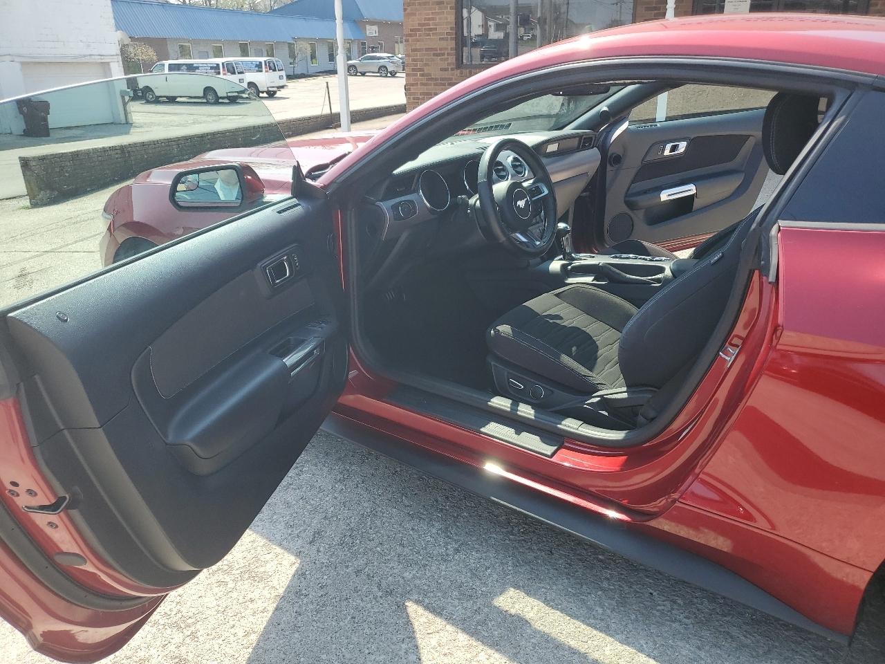 Ford Mustang 2dr Fastback EcoBoost 2016