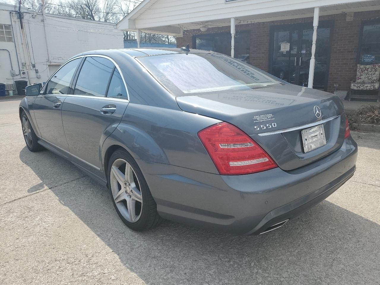 Mercedes-Benz S-Class 4dr Sdn S 550 RWD 2011