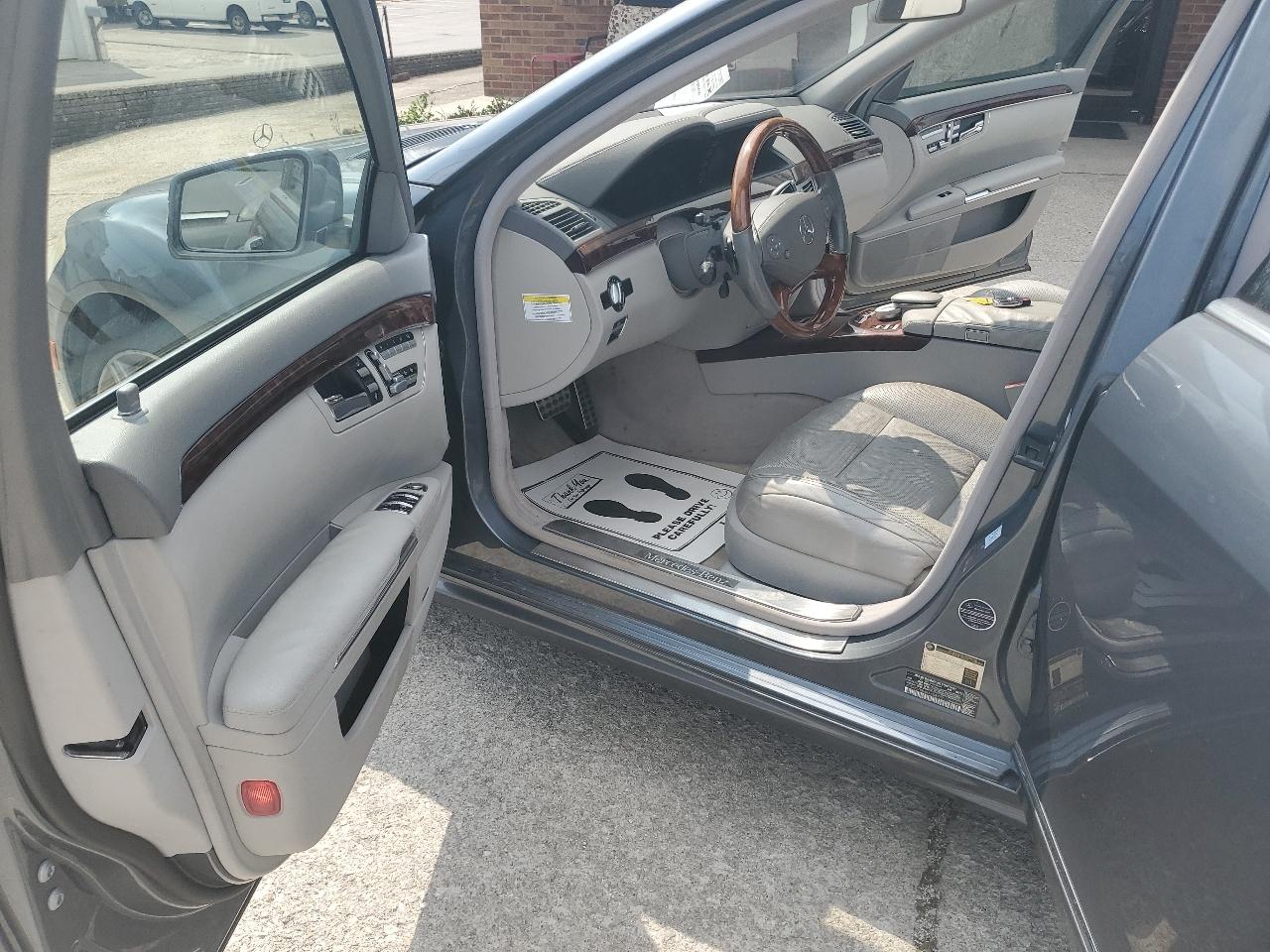 Mercedes-Benz S-Class 4dr Sdn S 550 RWD 2011