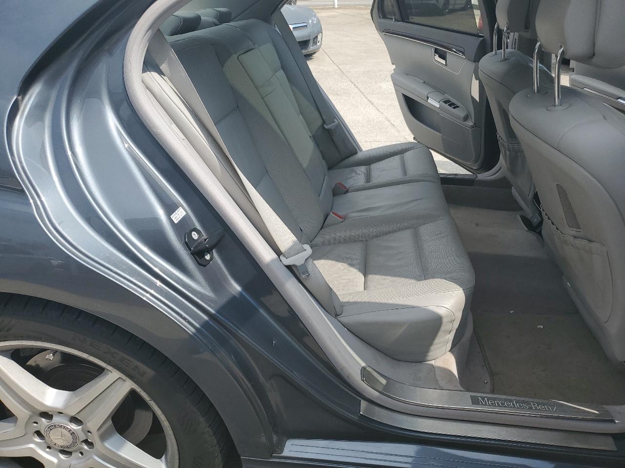 Mercedes-Benz S-Class 4dr Sdn S 550 RWD 2011