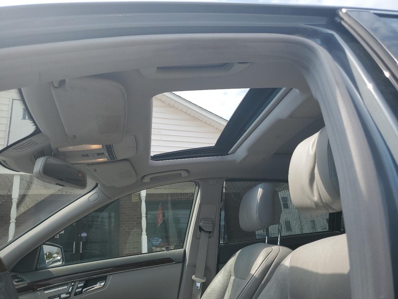 Mercedes-Benz S-Class 4dr Sdn S 550 RWD 2011