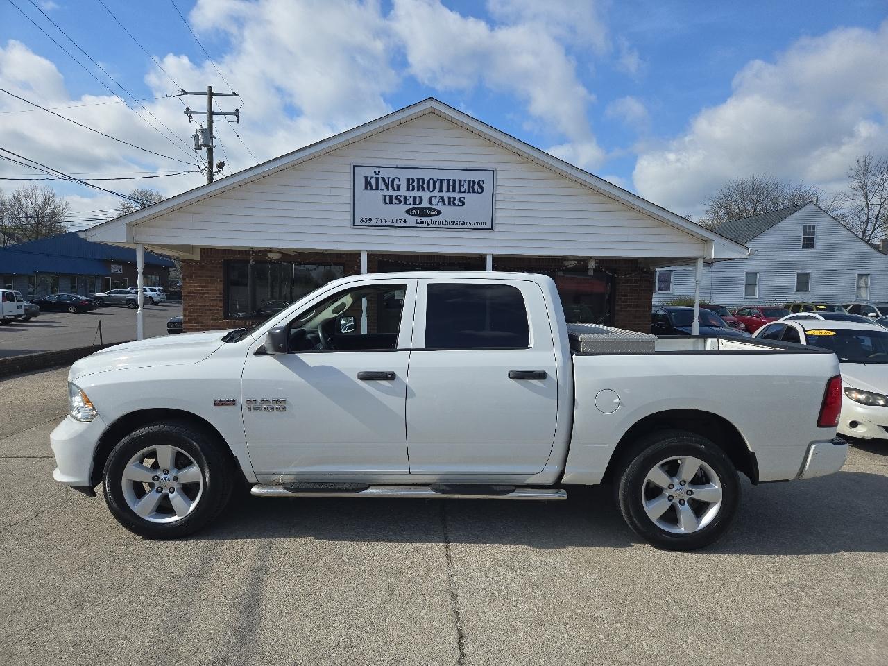 RAM 1500 4WD Crew Cab 140.5" Express 2014
