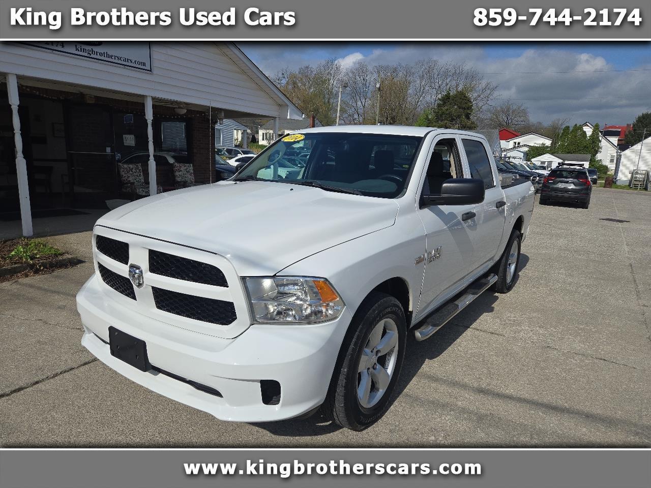 RAM 1500 4WD Crew Cab 140.5" Express 2014