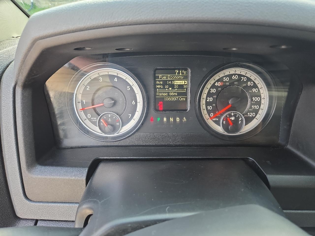 RAM 1500 4WD Crew Cab 140.5" Express 2014