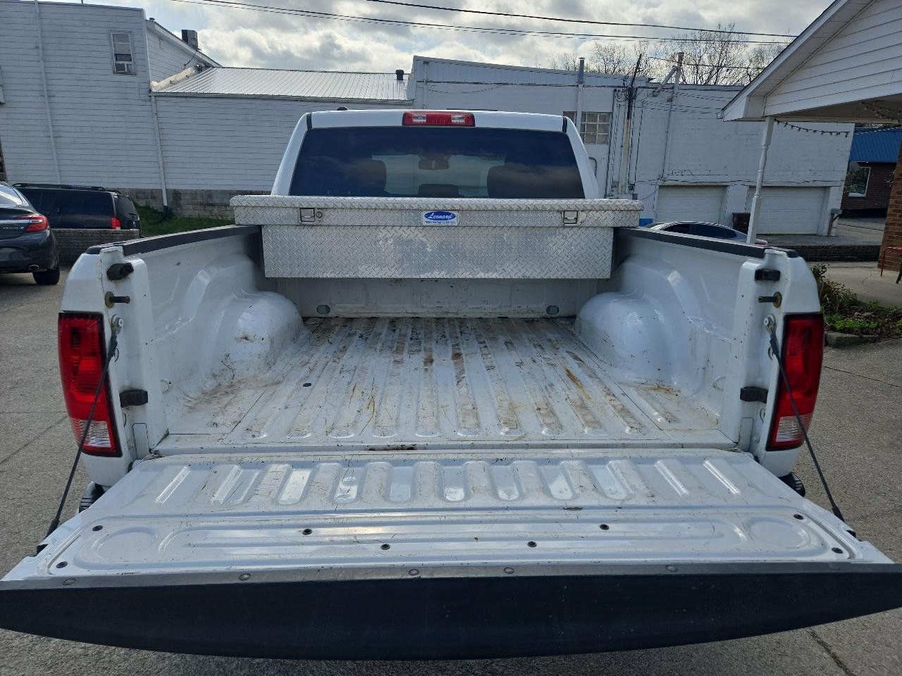 RAM 1500 4WD Crew Cab 140.5" Express 2014