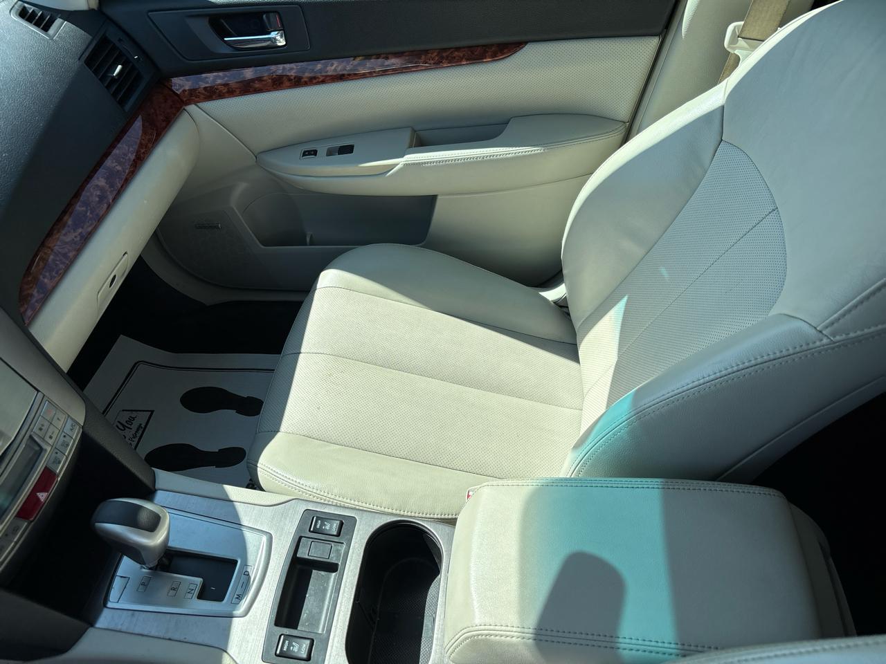 Subaru Outback 4dr Wgn H4 Auto 2.5i Limited 2012